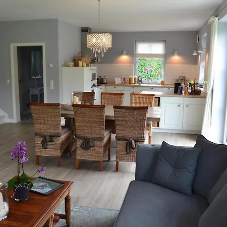 Reetdachhaus Nordstern Nyaraló